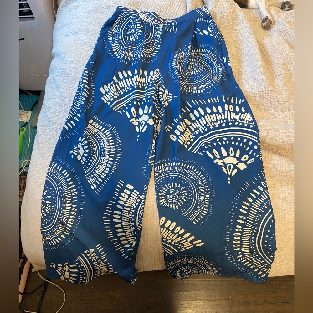 Flowy pattern summer pants